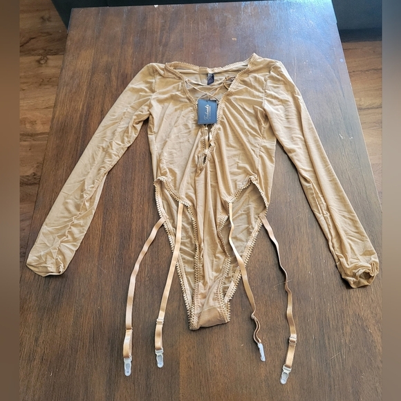 Frederick’s of Hollywood Lola Lee Nude Sheer Bodysuit Medium NWT Women’s - Picture 2 of 7